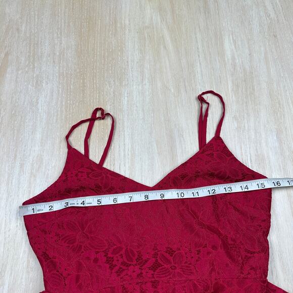Lulu's Berry Red Lace Romantic Valentine's Day Date Night Skater Dress Small - Picture 10 of 13